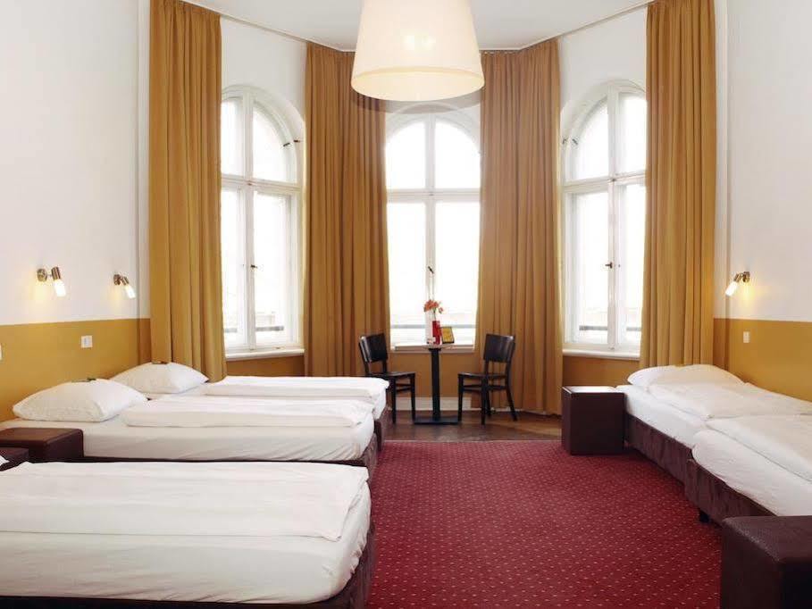 Grand Classic Hostel
